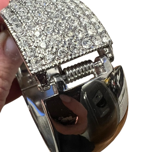 Harley Davidson 2012 CZ Bling Silver Bangle Spring Closure Bracelet - Picture 8 of 14